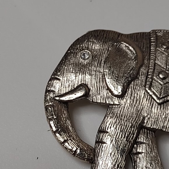 Awesome Silver Tone Metal Elephant Brooch - Picture 3 of 12